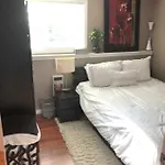 Cozy And Modern 3 Bedroom In Central Location!